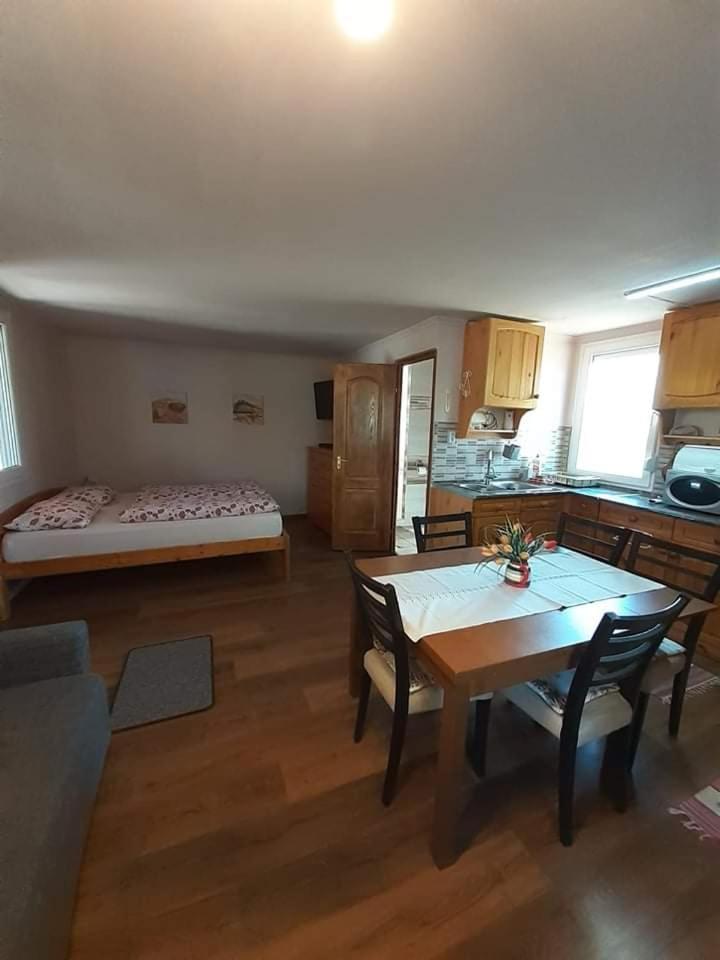 Villa Boglarka Horgasznyaralo Gyomaendrőd Exterior foto